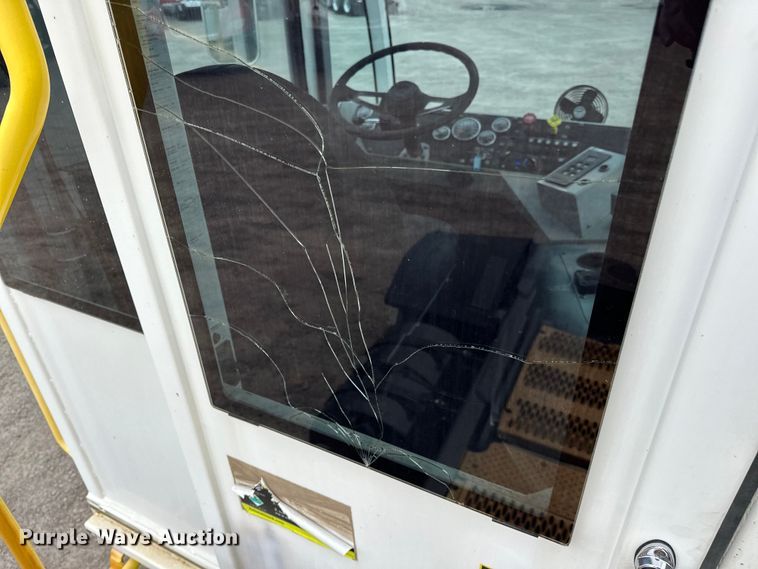 image for item NR9892 2020 Autocar XSpotter  yard truck