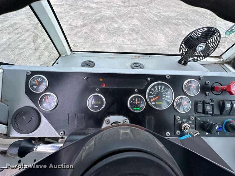 image for item NR9892 2020 Autocar XSpotter  yard truck