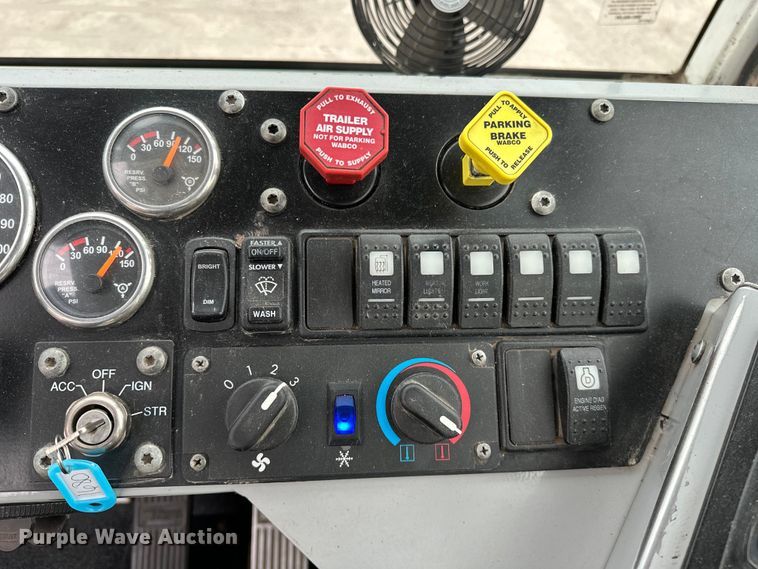 image for item NR9892 2020 Autocar XSpotter  yard truck