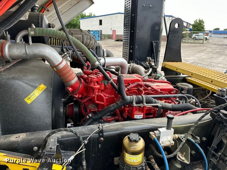 image for item NR9892 2020 Autocar XSpotter  yard truck