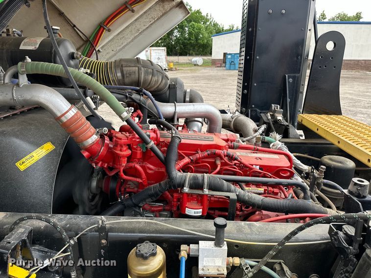 image for item NR9892 2020 Autocar XSpotter  yard truck