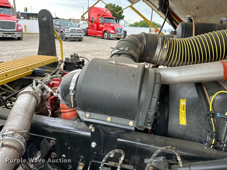 image for item NR9892 2020 Autocar XSpotter  yard truck