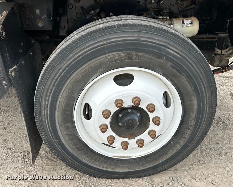 image for item NR9892 2020 Autocar XSpotter  yard truck