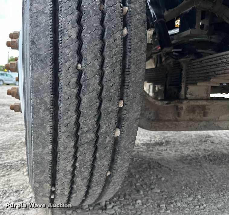 image for item NR9892 2020 Autocar XSpotter  yard truck