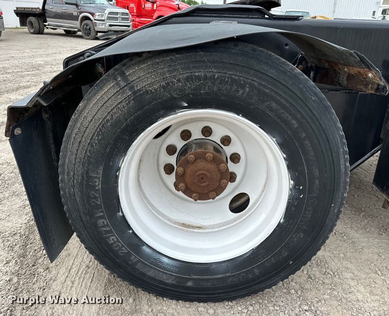 image for item NR9892 2020 Autocar XSpotter  yard truck