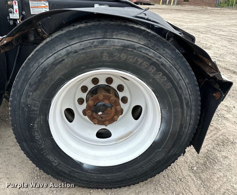 image for item NR9892 2020 Autocar XSpotter  yard truck