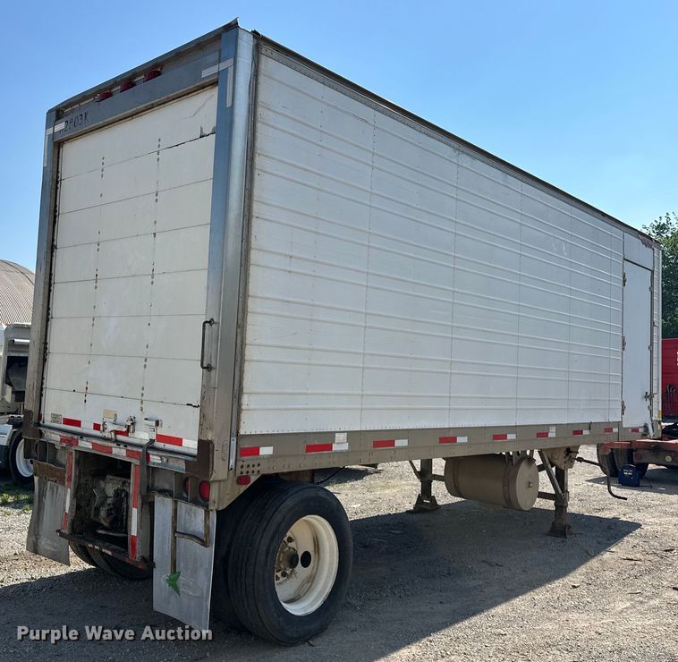 image for item NR9893 1987 Great Dane  V12700B refrigerated van trailer