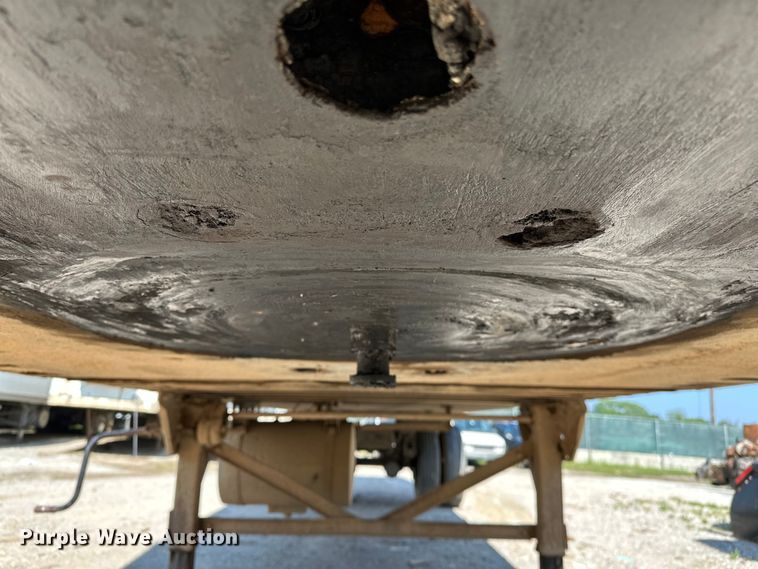 image for item NR9893 1987 Great Dane  V12700B refrigerated van trailer