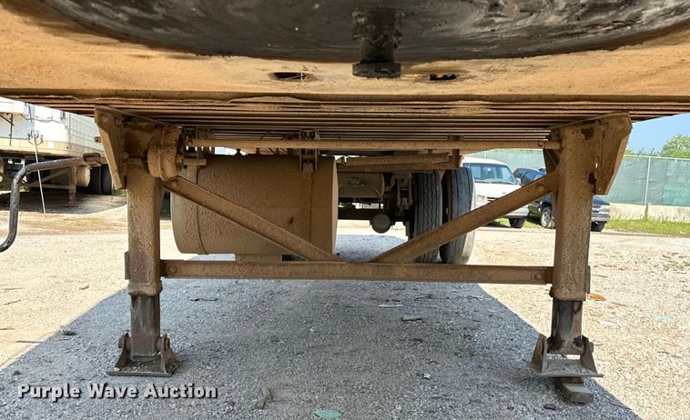 image for item NR9893 1987 Great Dane  V12700B refrigerated van trailer