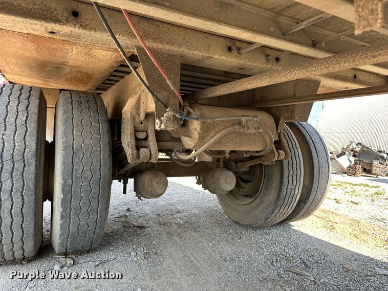 image for item NR9893 1987 Great Dane  V12700B refrigerated van trailer