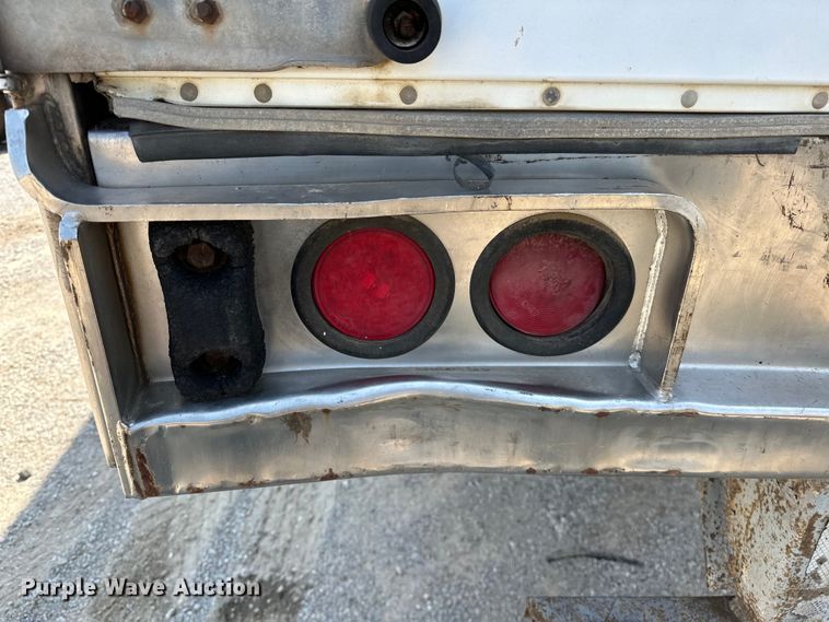 image for item NR9894 1993 Utility VS2RX refrigerated van trailer