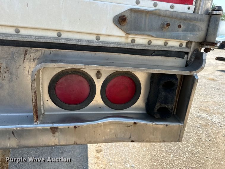 image for item NR9894 1993 Utility VS2RX refrigerated van trailer