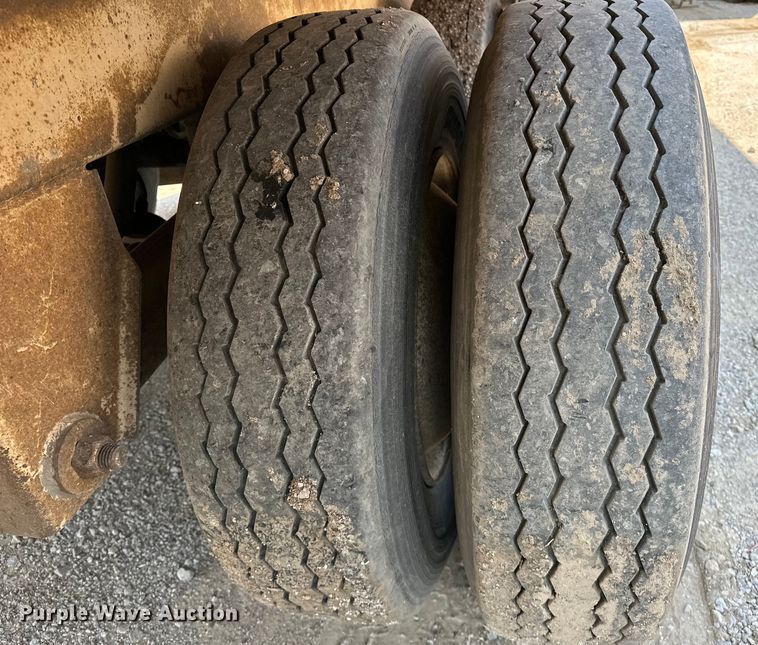 image for item NR9894 1993 Utility VS2RX refrigerated van trailer