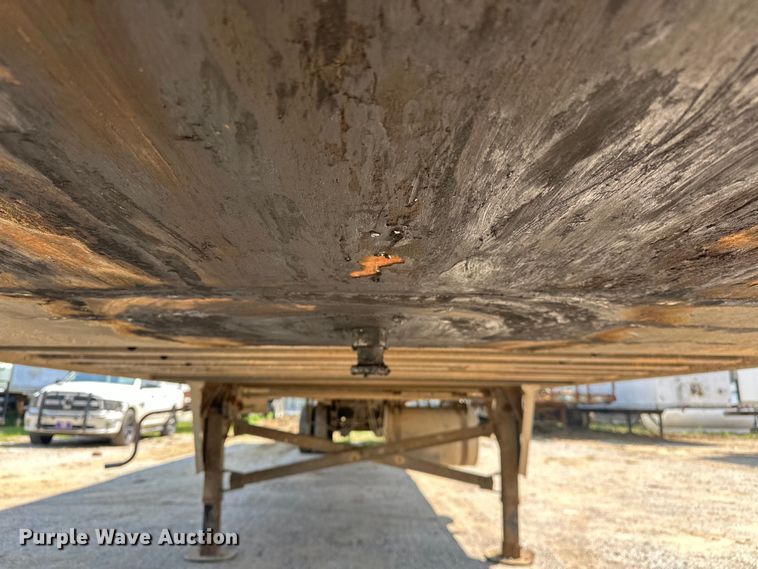 image for item NR9901 1995 Utility  VS2R refrigerated van trailer