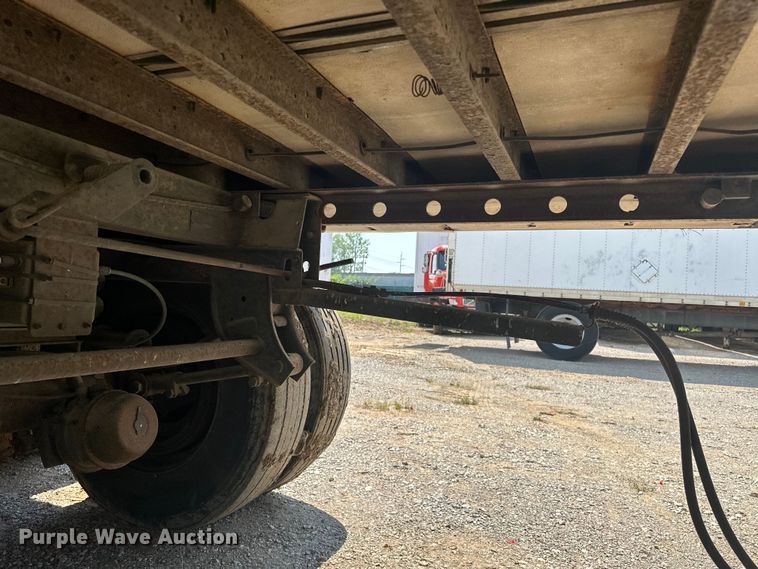 image for item NR9901 1995 Utility  VS2R refrigerated van trailer