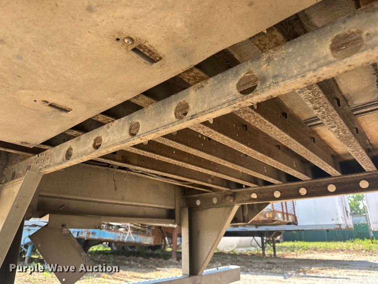 image for item NR9901 1995 Utility  VS2R refrigerated van trailer