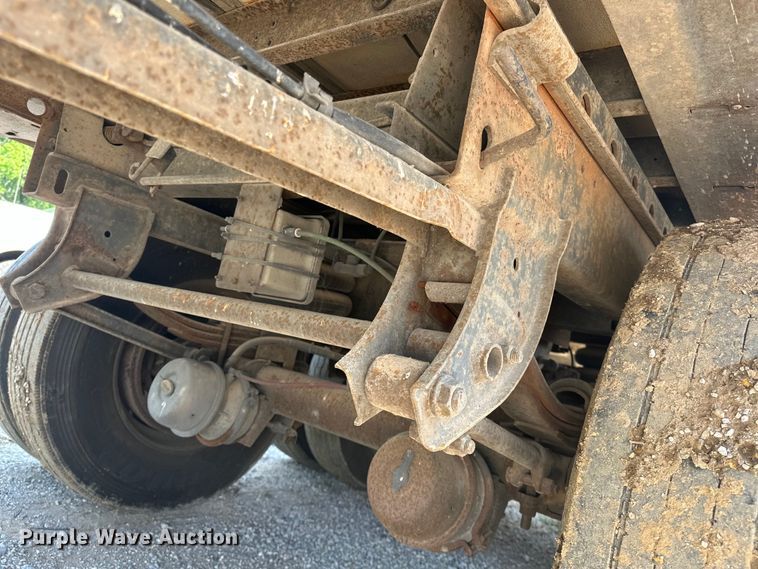 image for item NR9901 1995 Utility  VS2R refrigerated van trailer