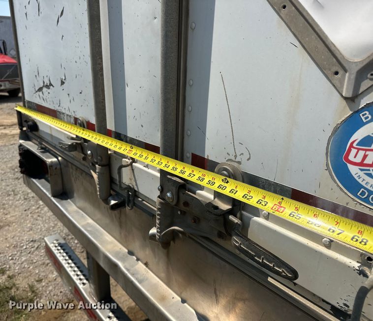 image for item NR9901 1995 Utility  VS2R refrigerated van trailer