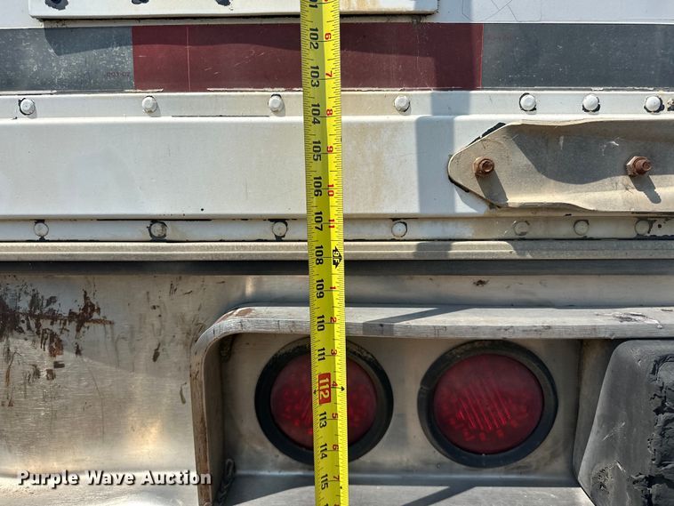 image for item NR9901 1995 Utility  VS2R refrigerated van trailer