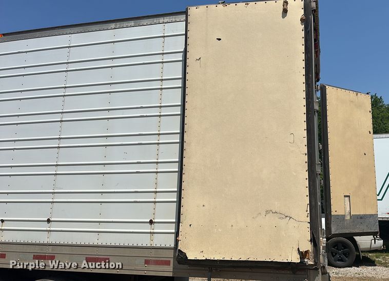 image for item NR9901 1995 Utility  VS2R refrigerated van trailer