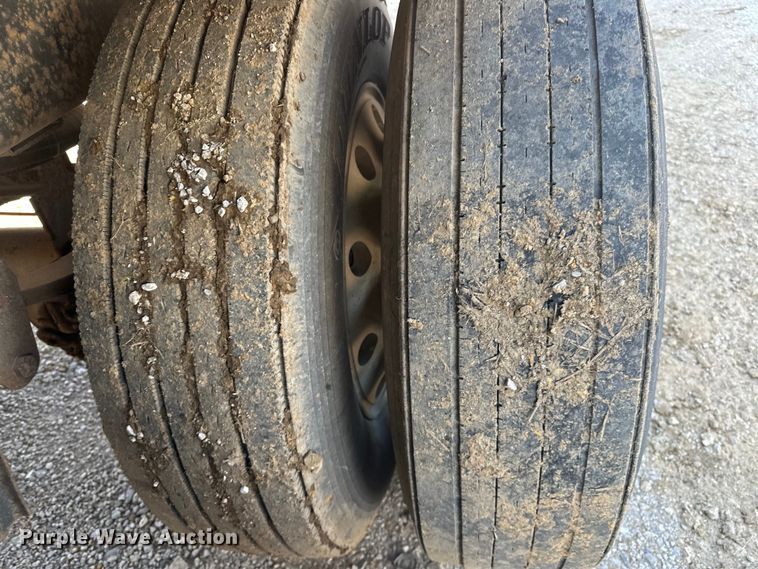 image for item NR9901 1995 Utility  VS2R refrigerated van trailer