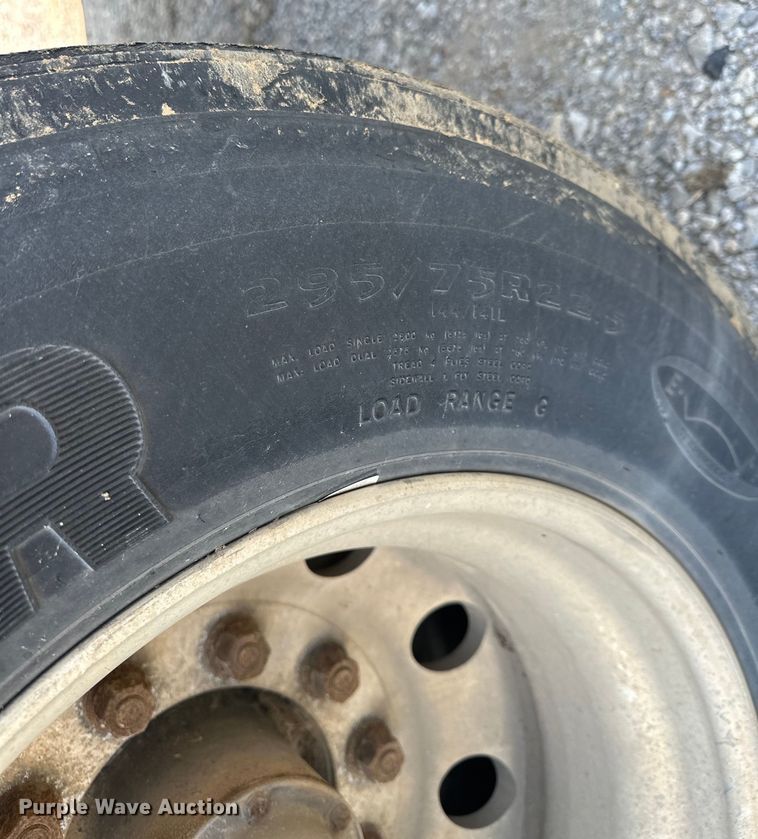 image for item NR9901 1995 Utility  VS2R refrigerated van trailer