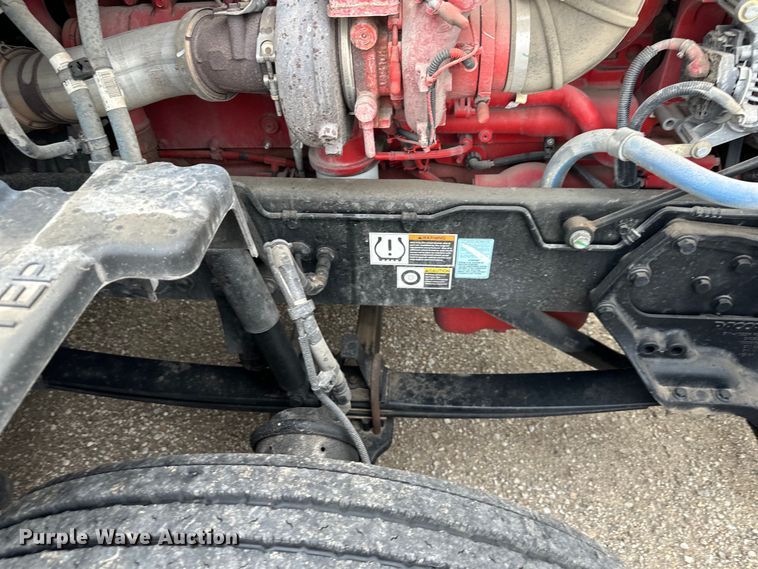 image for item NT9244 2021 Kenworth T680 semi truck