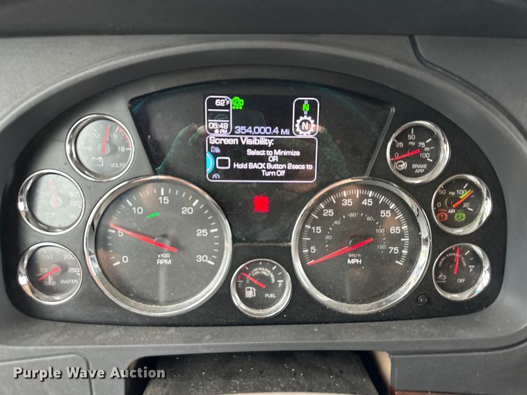 image for item NT9244 2021 Kenworth T680 semi truck