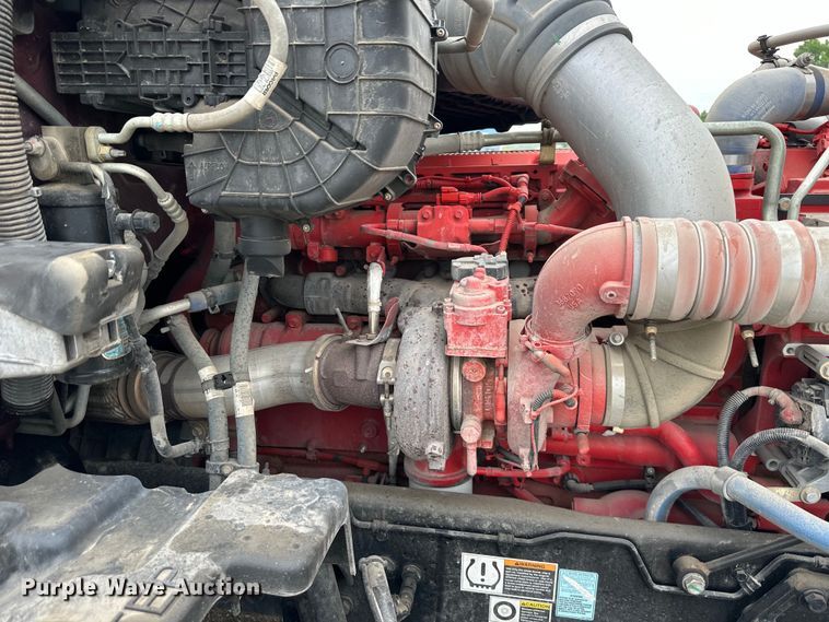 image for item NT9244 2021 Kenworth T680 semi truck