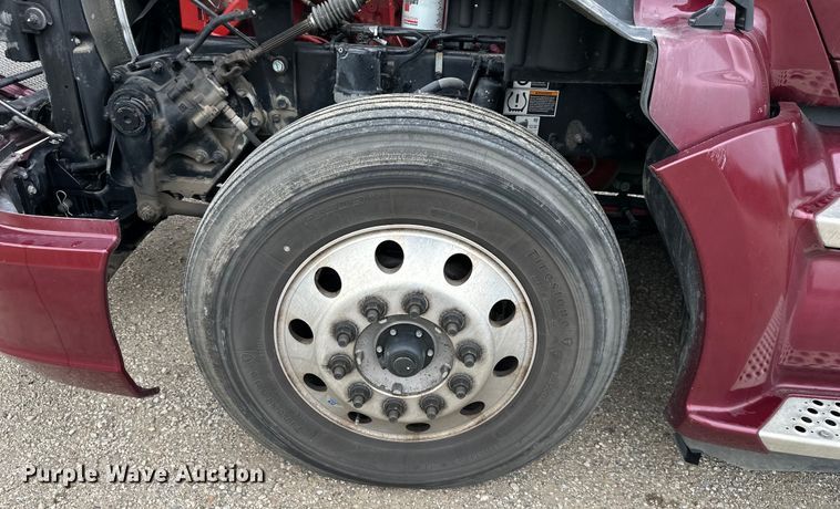 image for item NT9244 2021 Kenworth T680 semi truck