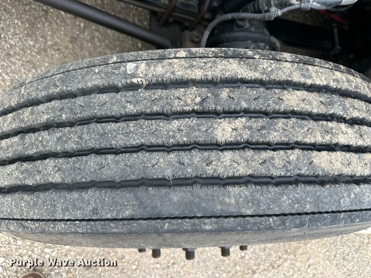 image for item NT9244 2021 Kenworth T680 semi truck