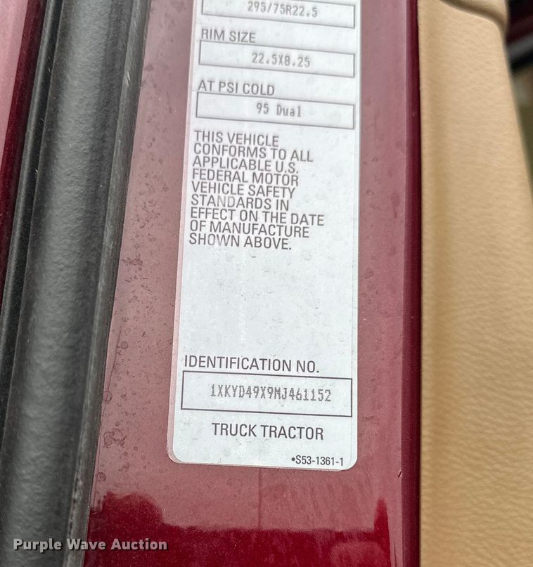 image for item NT9244 2021 Kenworth T680 semi truck