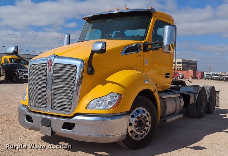image for item NZ9274 2020 Kenworth T680 semi truck