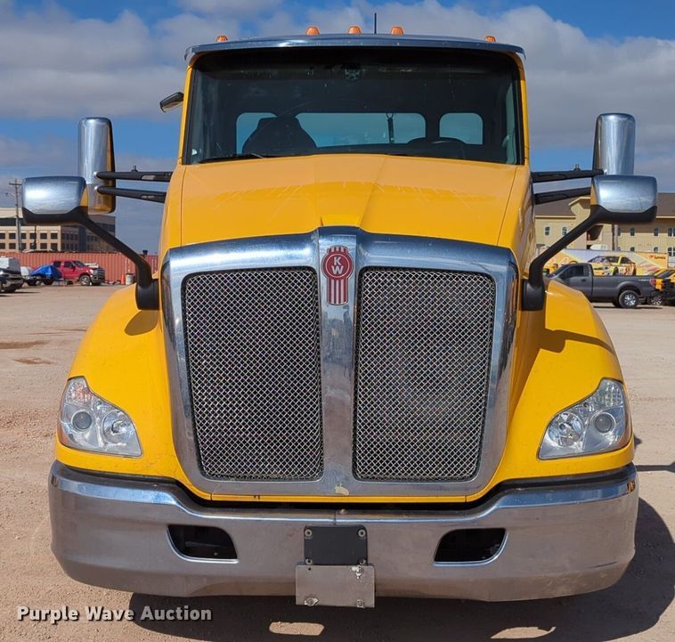 image for item NZ9274 2020 Kenworth T680 semi truck
