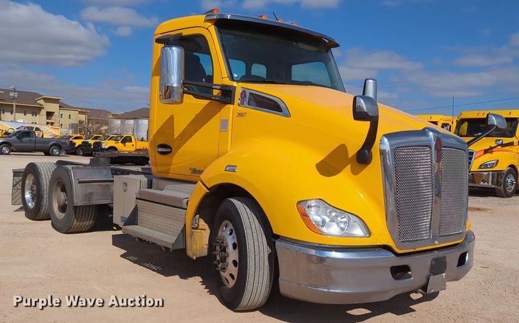 image for item NZ9274 2020 Kenworth T680 semi truck