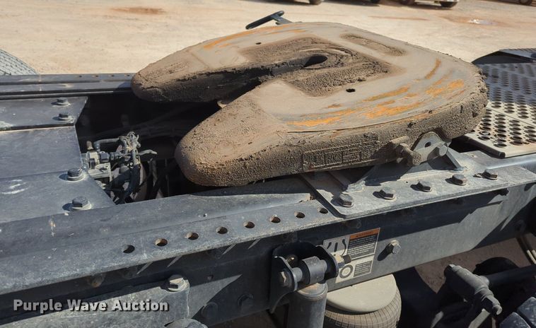 image for item NZ9274 2020 Kenworth T680 semi truck