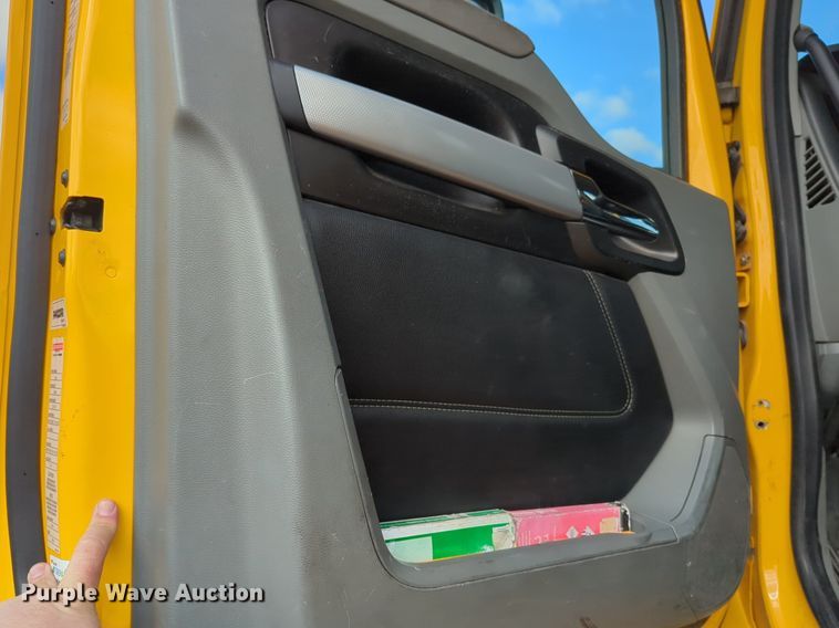 image for item NZ9274 2020 Kenworth T680 semi truck