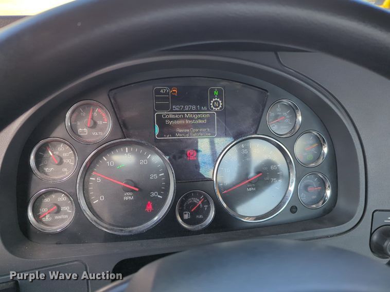 image for item NZ9274 2020 Kenworth T680 semi truck