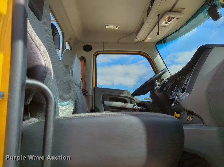 image for item NZ9274 2020 Kenworth T680 semi truck