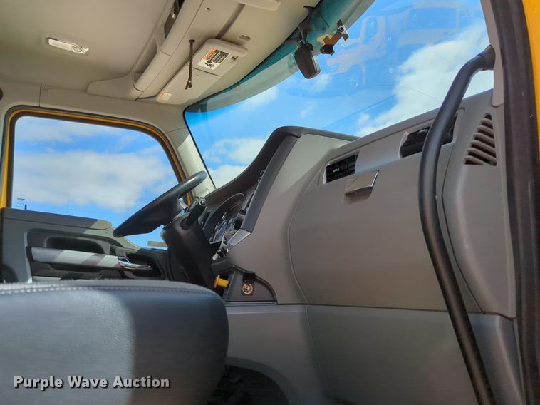 image for item NZ9274 2020 Kenworth T680 semi truck