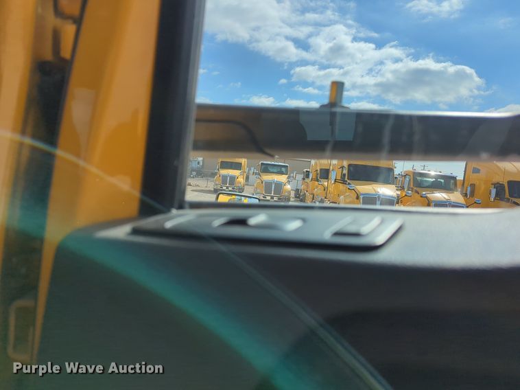 image for item NZ9274 2020 Kenworth T680 semi truck