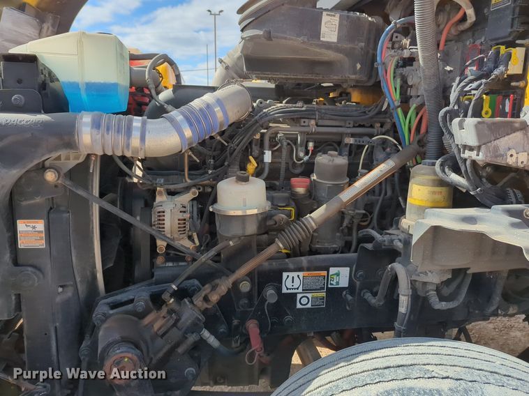 image for item NZ9274 2020 Kenworth T680 semi truck