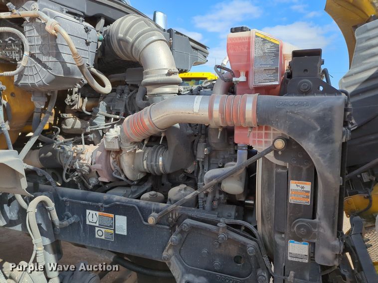 image for item NZ9274 2020 Kenworth T680 semi truck