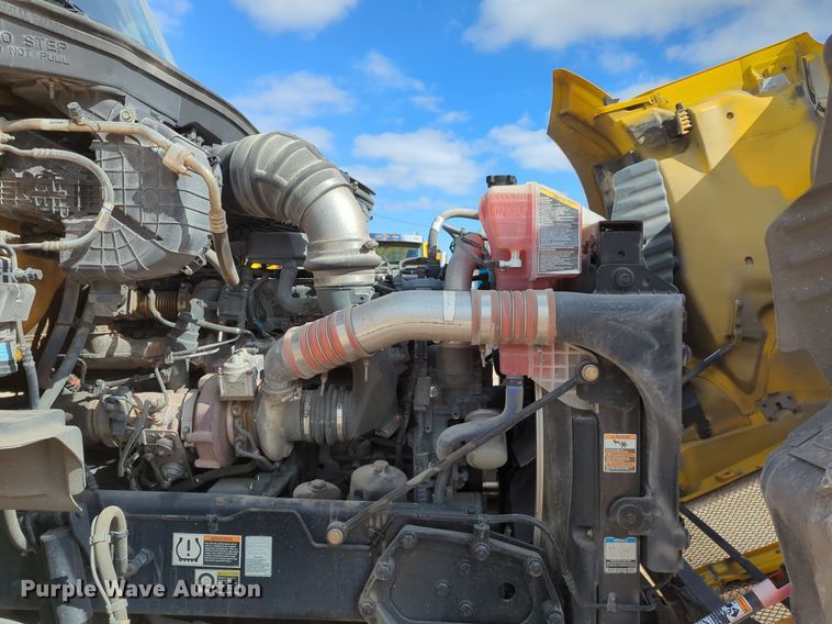 image for item NZ9274 2020 Kenworth T680 semi truck