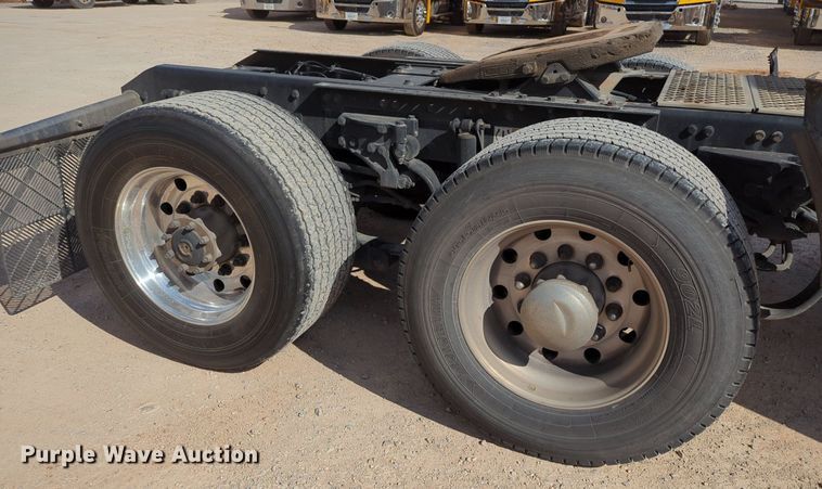 image for item NZ9274 2020 Kenworth T680 semi truck