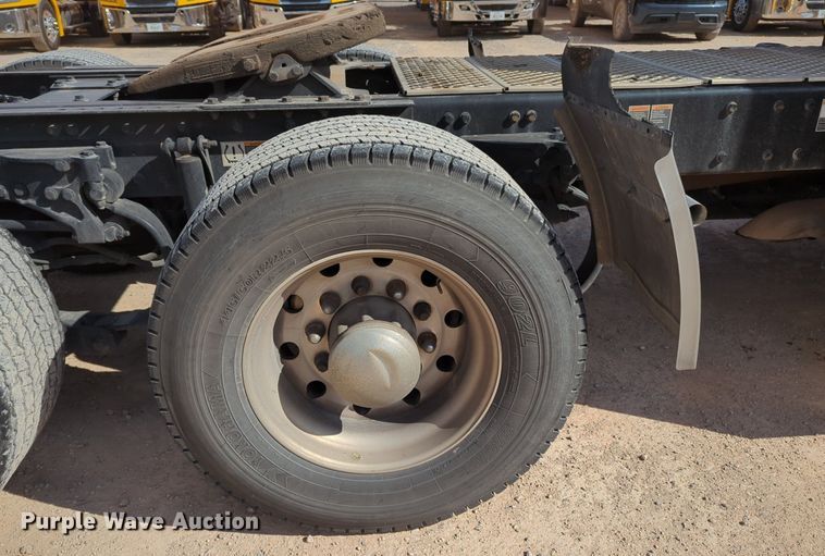 image for item NZ9274 2020 Kenworth T680 semi truck