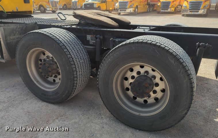 image for item NZ9274 2020 Kenworth T680 semi truck