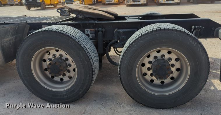 image for item NZ9274 2020 Kenworth T680 semi truck