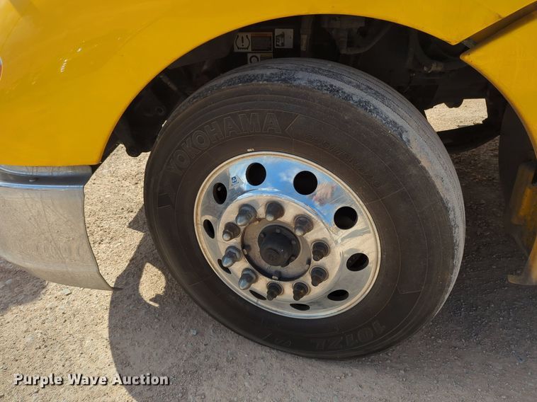 image for item NZ9274 2020 Kenworth T680 semi truck