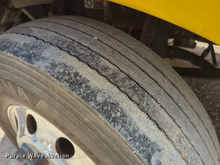 image for item NZ9274 2020 Kenworth T680 semi truck